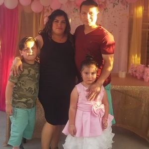 Meet your Posher, Ester